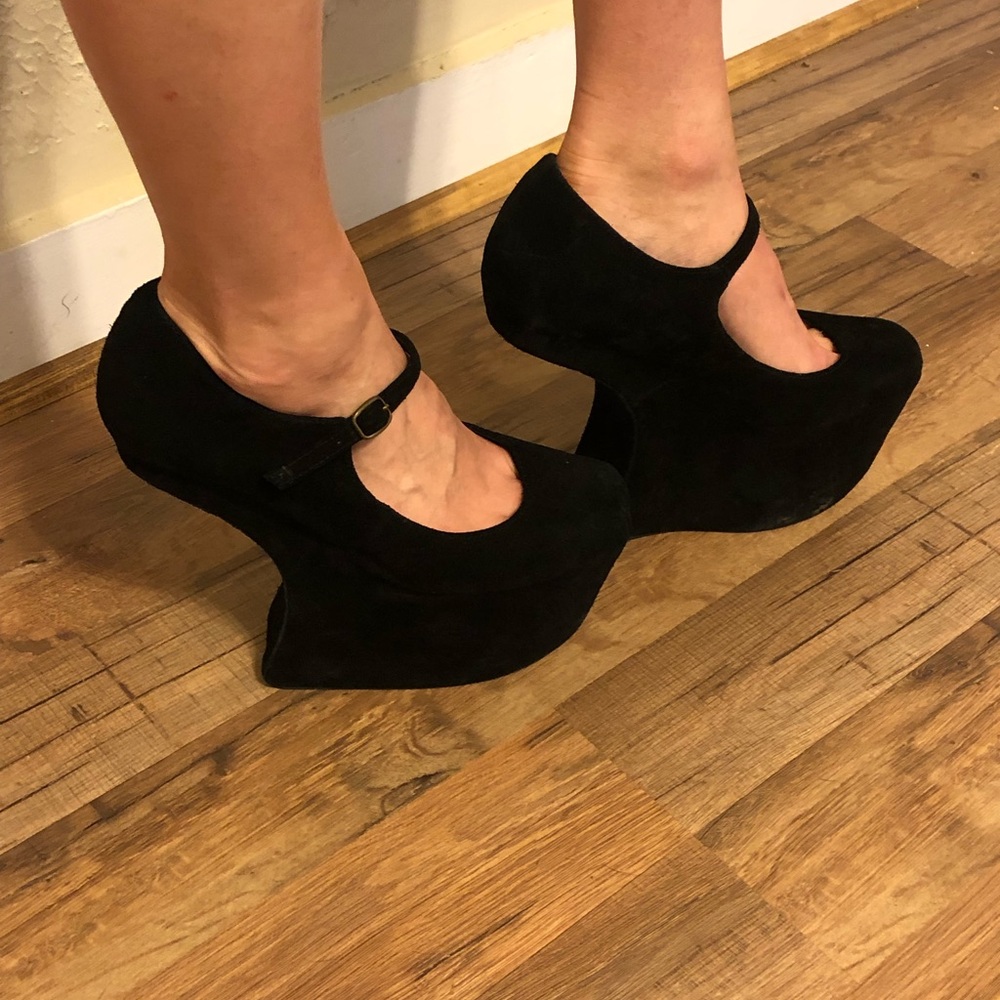 Jeffrey Campbell night walkers